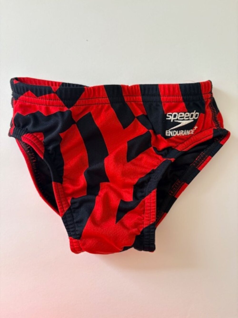 Speedo Vortex Maze Brief Boys 22 Competitive Swimwear Black Red Endurance+ NEW